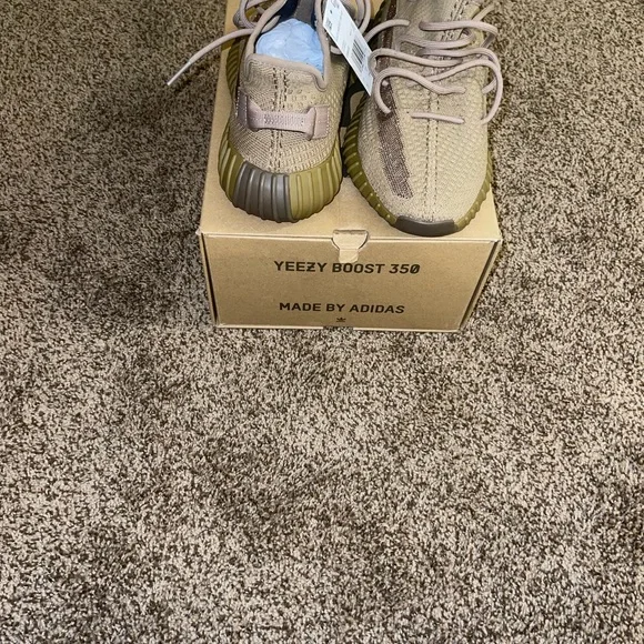 Yeezy Boost 350V2 Earth size 10 worn twice closest thing to Deadstock will trade - Picture 5 of 10